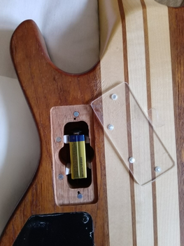 E-Bass-Batteriefach
